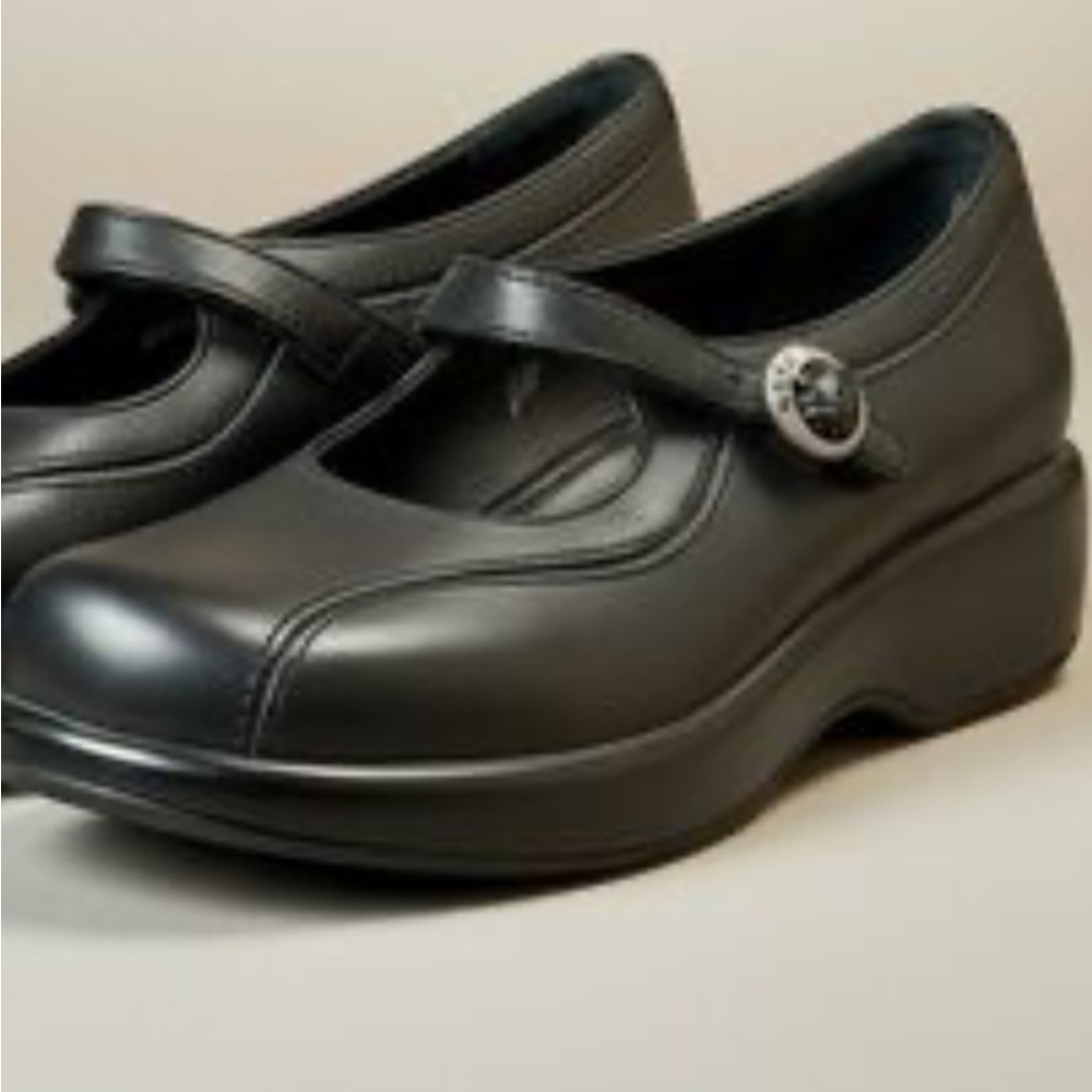 Dansko black leather Maryjane clogs size 38